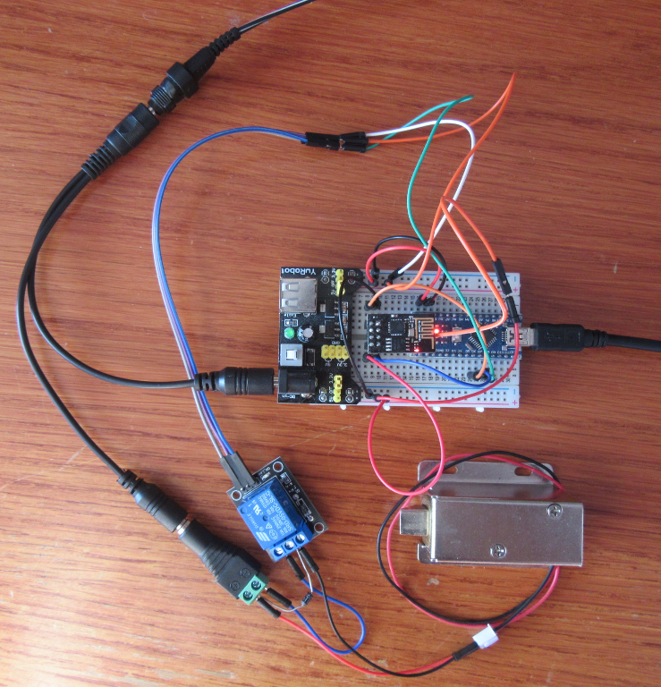 ESP8266 lock wried up